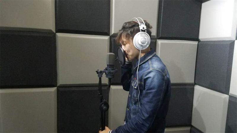 【尚乐唱歌培训】录音棚教学